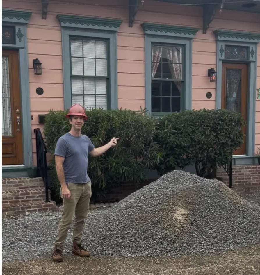 Hello Gravel Max with a fresh load of bulk material on a New Orleans street