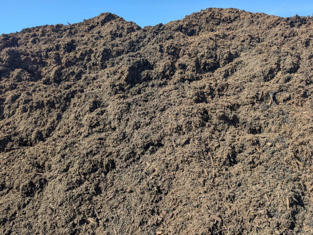 Black Shredded Mulch