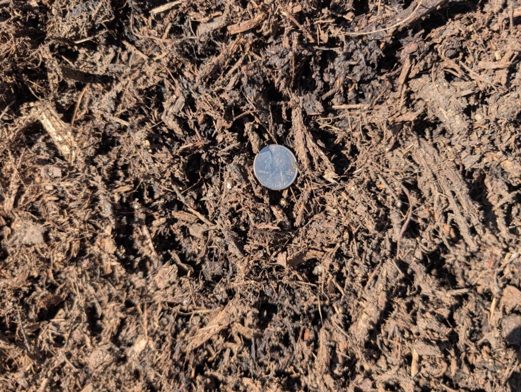 Black Shredded Mulch